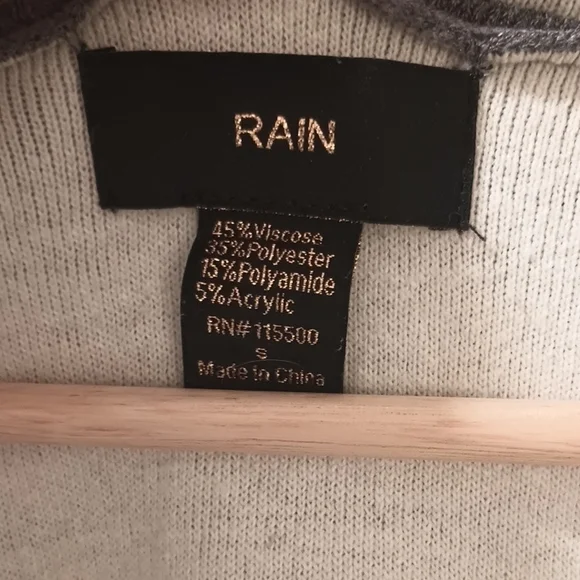 Gray and White Sleeveless Open Cardigan - Picture 2 of 3